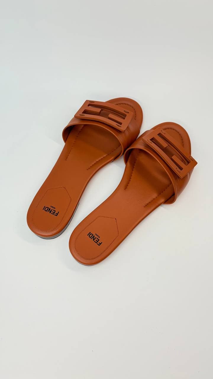 Шлёпки Fendi, после реставрации